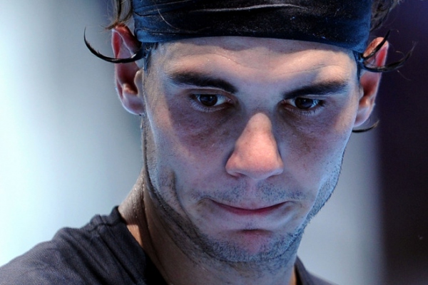 Теннис : Рафаэль Надаль потерпел поражение от Роджера Федерера